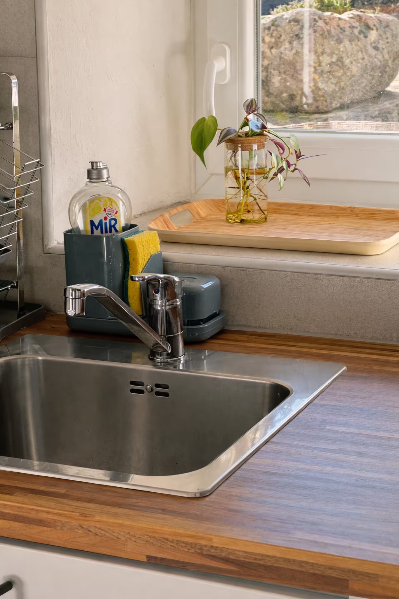 Détail de l'évier et de la kitchenette